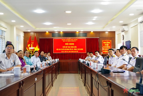 Đoàn đại biểu Hội cựu chiến binh TP Hồ Chí Minh thăm Vùng 2 Hải quân